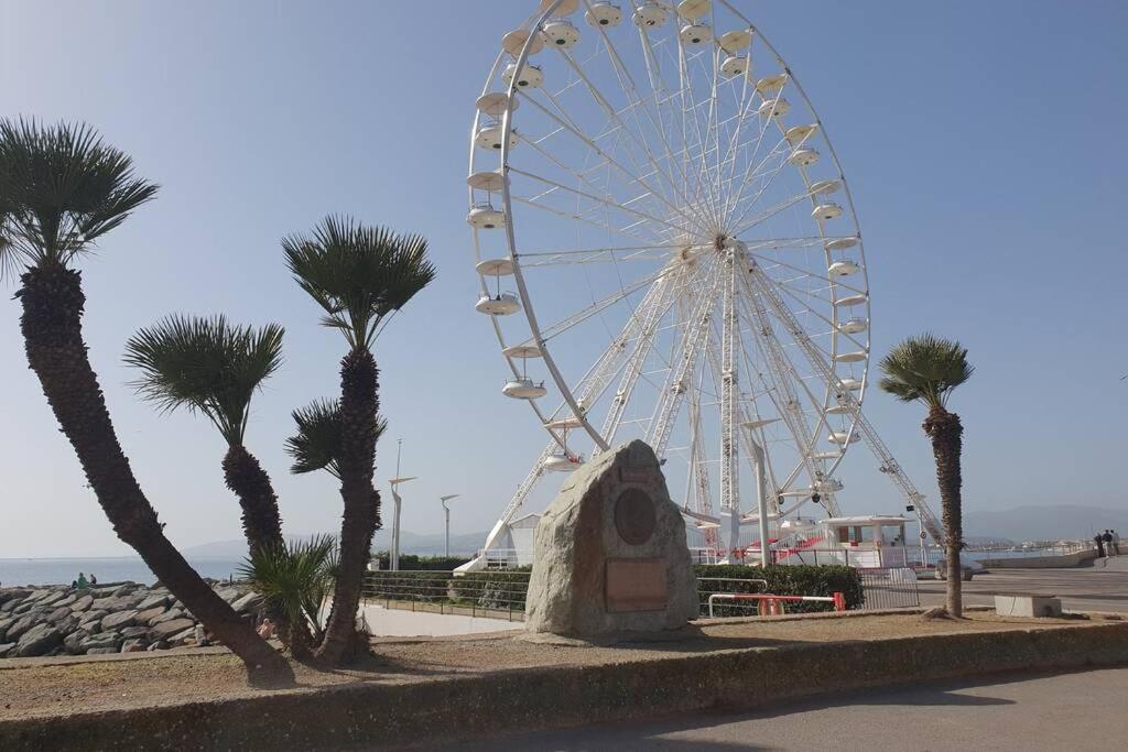 T2 Climatise A 5 Minutes A Pied De La Plage Avec Parking, Piscine Et Wifi Fréjus Kültér fotó